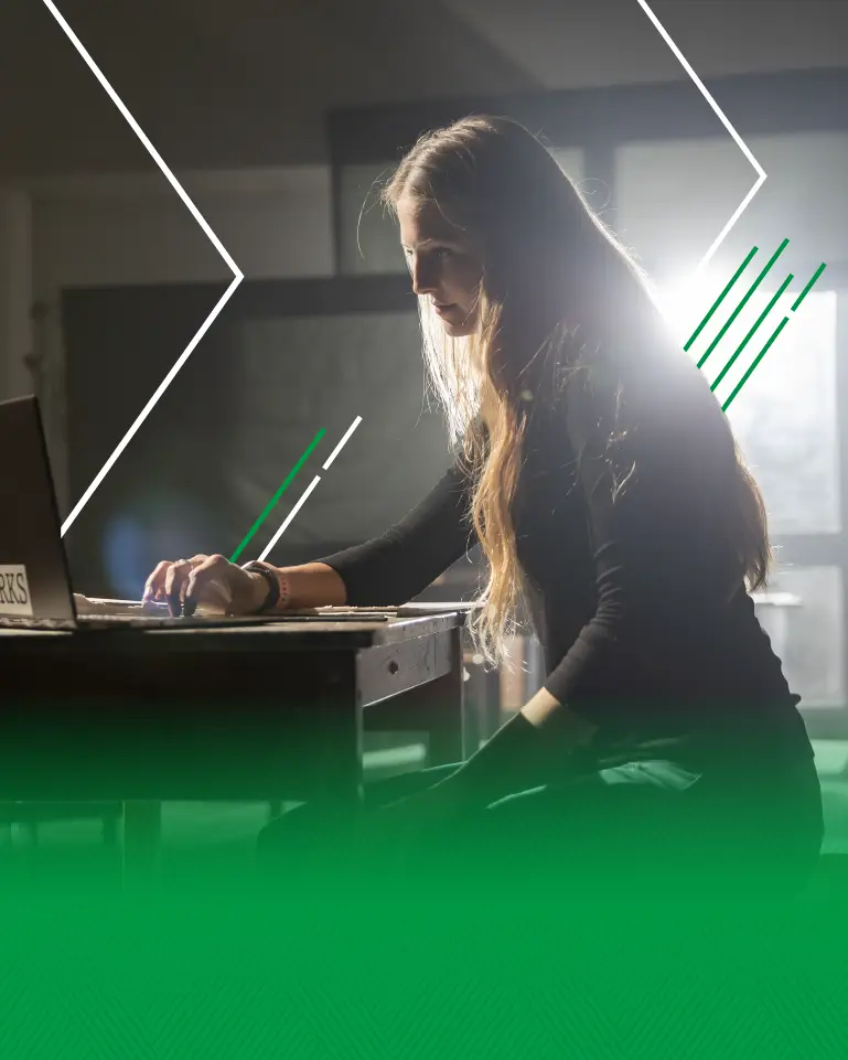 UND student on laptop