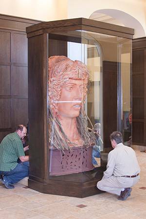 finishing touches on the daphne sculpture