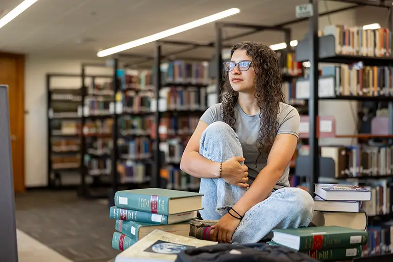 kayla barral at und library