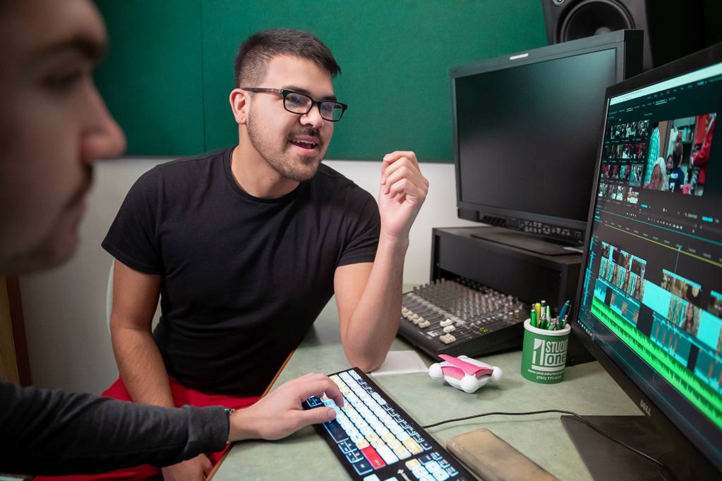 Marcus Vivier editing video