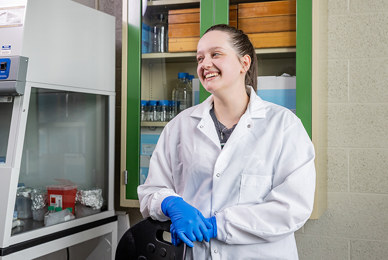 nicolette ras in research lab