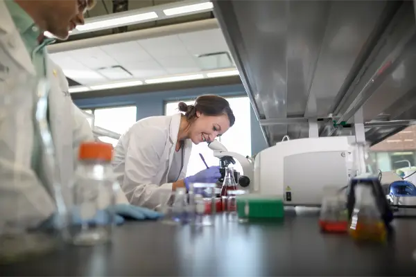 UND Biomedical Scientist in Research Lab